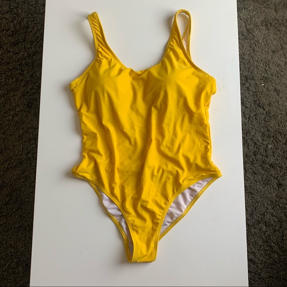 Other - 🌻Yellow Scoop Back One Piece Swimsuit